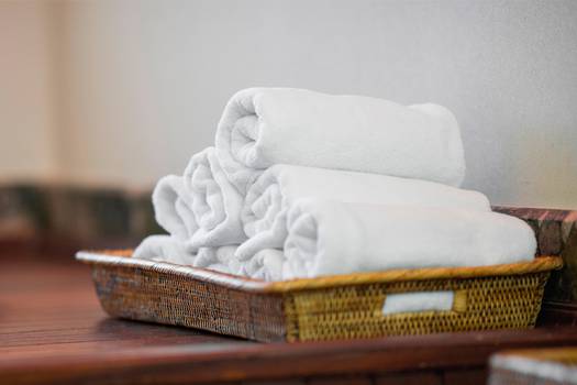 Las toallas pueden perder suavidad cuando se acumulan químicos en sus fibras. Se puede solucionar con azúcar.