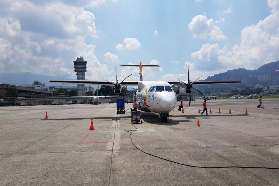 Satena, segunda aerolínea que reactiva vuelos comerciales en el país.
