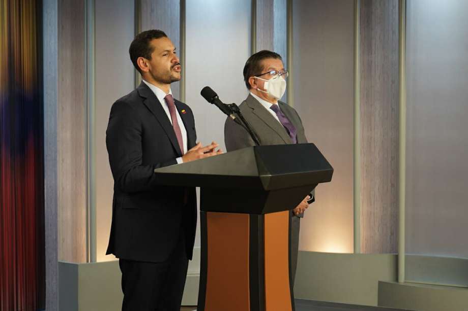 Daniel Palacios, ministro del Interior, junto a Fernando Ruiz, ministro de Salud.