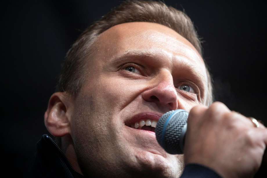 El líder de la oposición rusa y crítico declarado del Kremlin, Alexéi Navalni, ha muerto a los 47 años en una colonia penitenciaria, anunció el 16 de febrero de 2024 el Servicio Penitenciario Federal del Distrito Autónomo de Yamalo-Nenets.