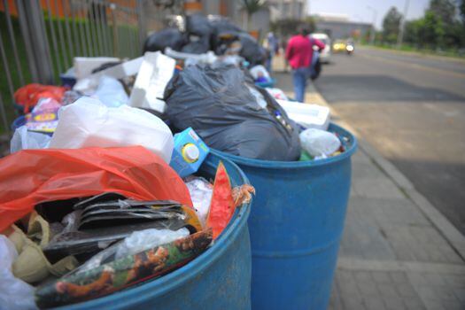 Bogotá genera alrededor de 7.500 toneladas de residuos cada día.