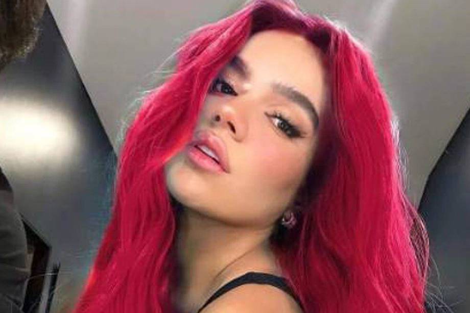 Después de que Karol G cambiara su color de pelo azul turquesa por el rojo, ‘Yailin, la más viral’ lució una peluca del mismo tono. ¿Quedaron igualitas?