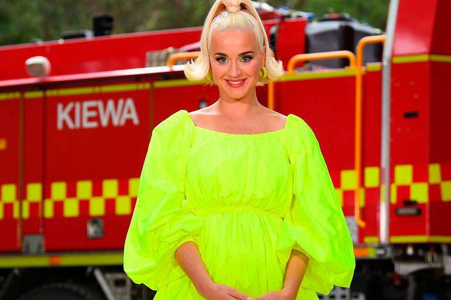 Katy Perry, quien anunció su embarazo, fruto de su relación con el actor Orlando Bloom, el pasado marzo mediante su video musical Never Worn White, en el que la vocalista dejaba ver su barriga.