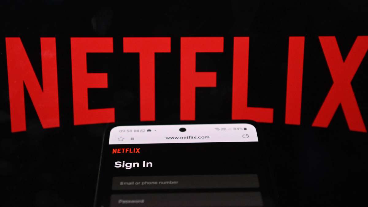 A new kind of theft: the “Netflix has been suspended” message.
