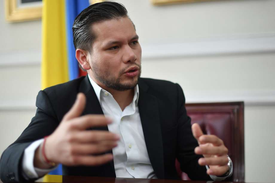 Andrés Calle, nuevo presidente de la Cámara de Representantes, habla del gobierno de Gustavo Petro, las reformas y de la oposición de César Gaviria como jefe del Partido Liberal.