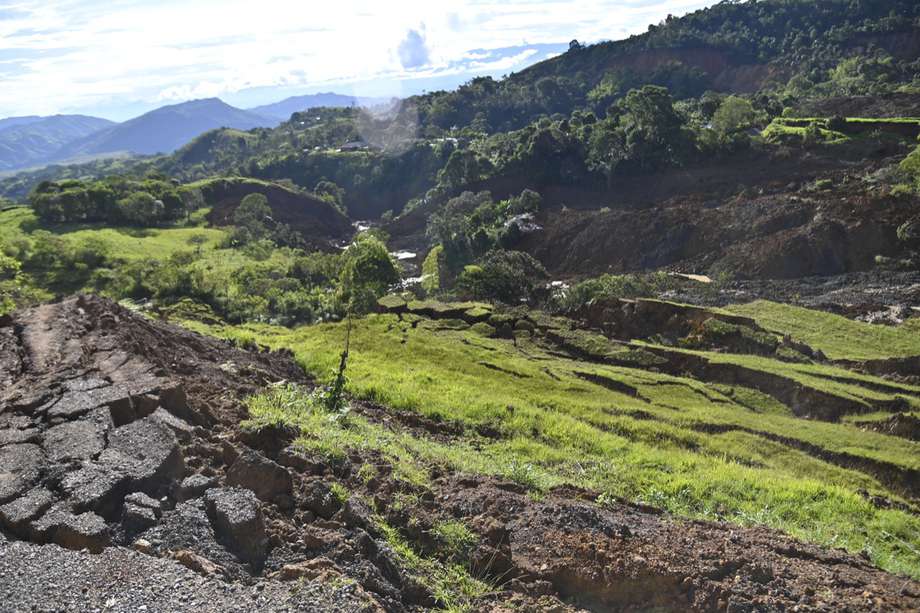 Así quedó parte del municipio de Rosas, Cauca, tras los deslizamientos de tierra que dejaron siete veredas afectadas.