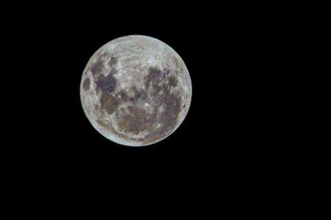 En este fenómeno astronómico se apreció la luna llena en todo su esplendor.