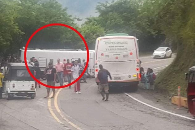 Accidente de bus escolar dejó una mujer muerta y al menos 24 heridos en Dabeiba
