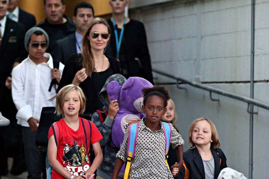 Angelina Jolie con sus hijos. / Bang Showbiz