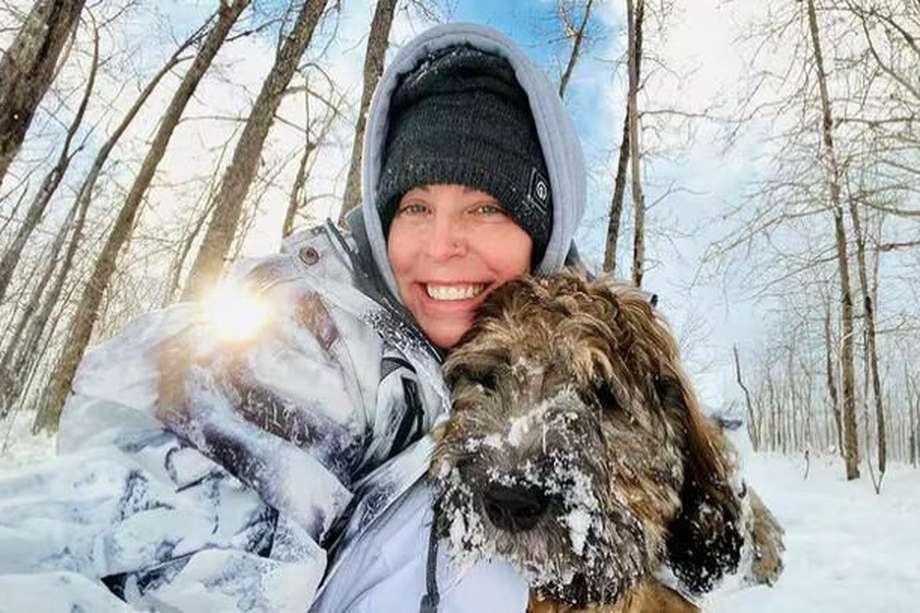 Amanda Richmond, de 45 años, desapareció en el río mientras intentaba rescatar a su perro.
