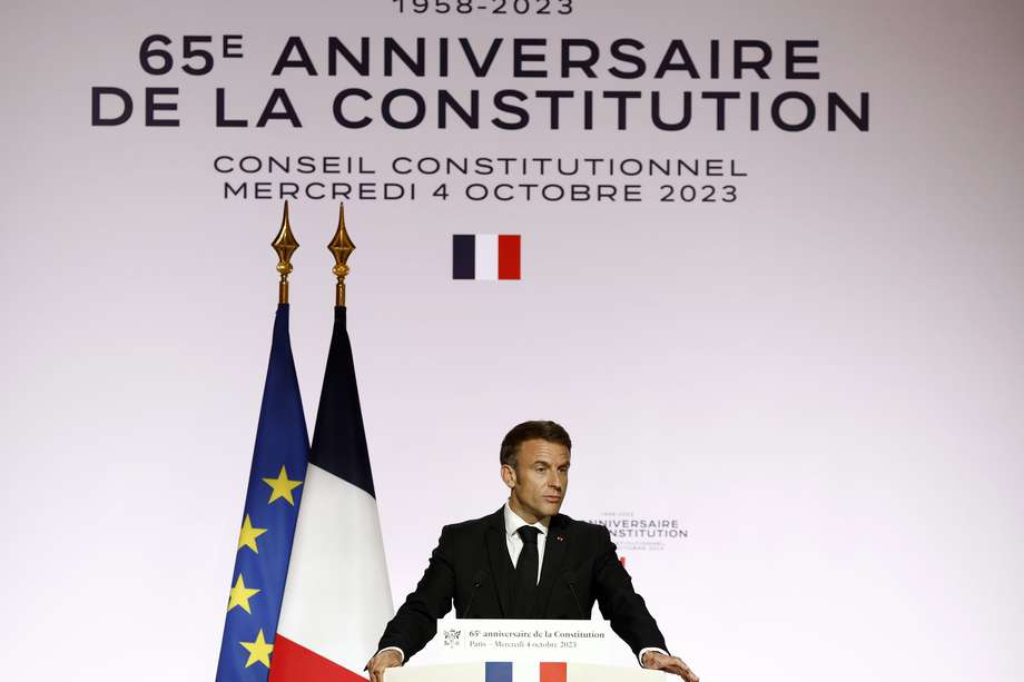 El presidente Emmanuel Macron pronunció un discurso con motivo del aniversario número 65 de la Constitución francesa. 