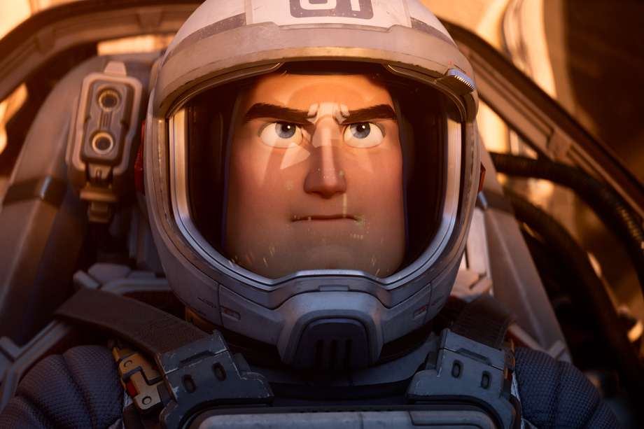 La película "Lightyear" incluye la voz en inglés de Chris Evans como el Guardián Espacial, Buzz Lightyear.