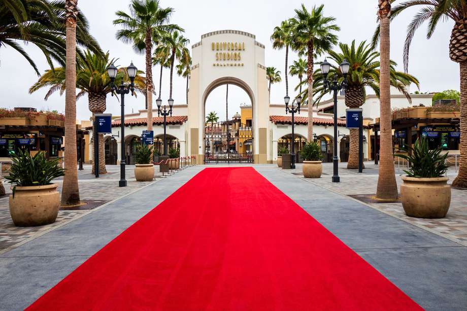 Después de más de un año de cierre, Universal Studios Hollywood reabre.