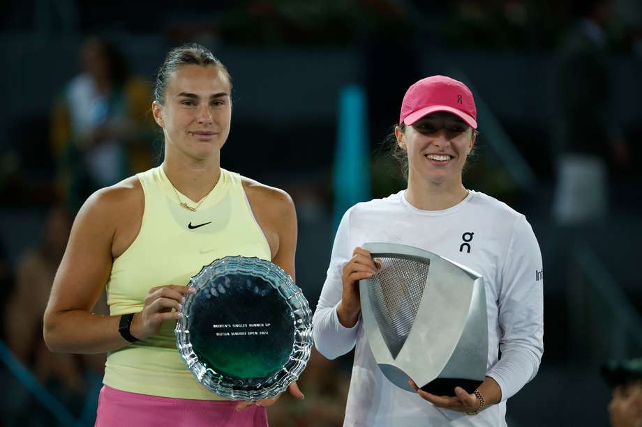 La polaca Iga Swiatek (derecha) y la bielorrusa Aryna Sabalenka, las dos mejores tenistas del mundo en la actualidad. . EFE/ Juanjo Martín.
