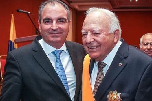 Aurelio Iragorri Valencia, de 54 años, acompañado de su padre, Aurelio Iragorri Hormaza, de 83. 