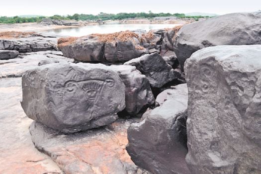 El bajo nivel del Orinoco permitió a los investigadores ver grabados en piedras desconocidos hasta la fecha.  / UCL