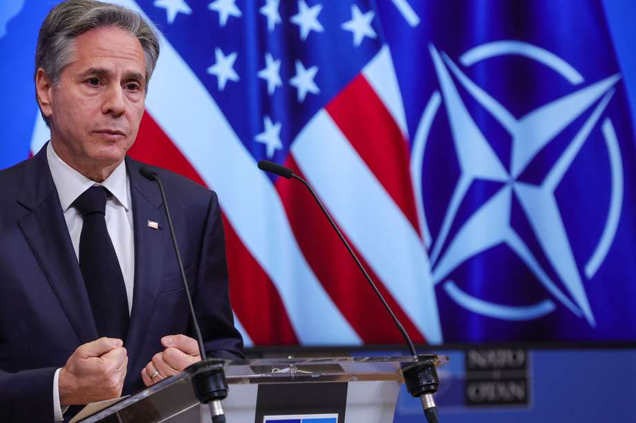 El secretario de Estado de EE. UU., Anthony Blinken, realiza una conferencia de prensa luego de una reunión con los miembros de la OTAN.

