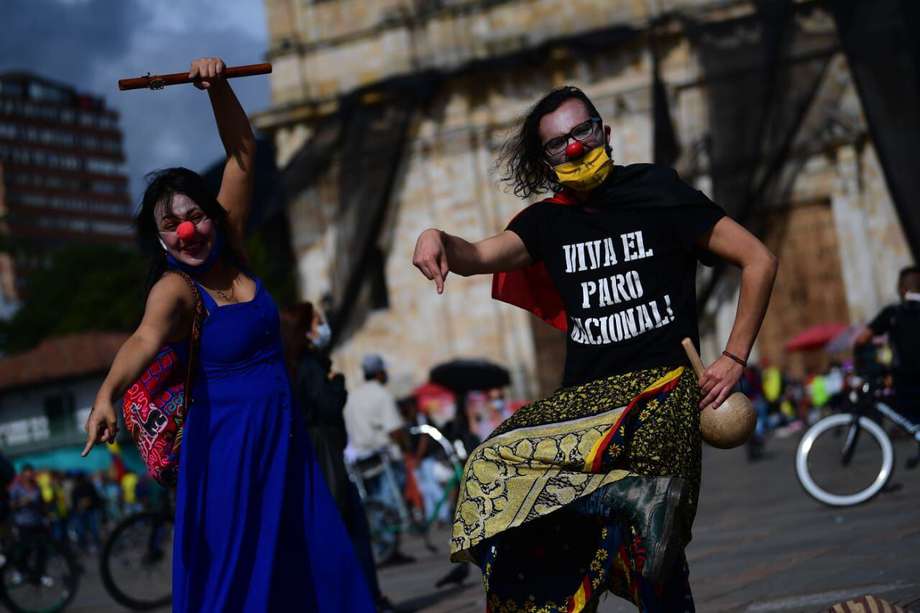 A pesar de diferentes disturbios, enfrentamientos y actos vandálicos que se han presentado los anteriores días. Bogotá continúa en protestas y el arte ha sido fundamental en ellas. / Gustavo Torrijos
