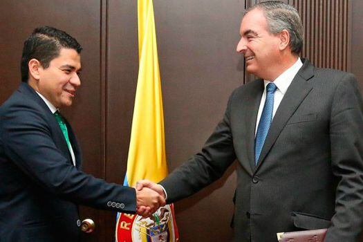 El exviceministro Luis Miguel Pico (izquierda) habría recibido $100 millones, entre 2013 y 2014, a cambio de beneficiar a Odebrecht.  /  Foto: Minagricultura.gov.co