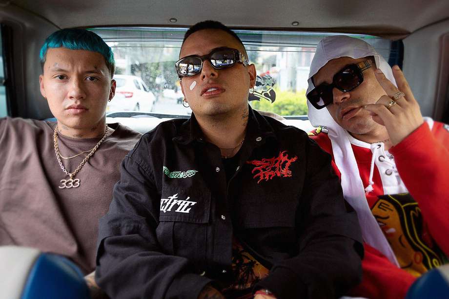 Blessd, Sog y Ryan Castro protagonizan el video de "Fumando", dirigido por Oscar Vásquez y Deivy P.