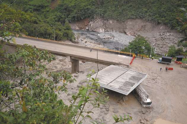 Balance en Quetame: van 26 víctimas y llega puente para habilitar vía al Llano 