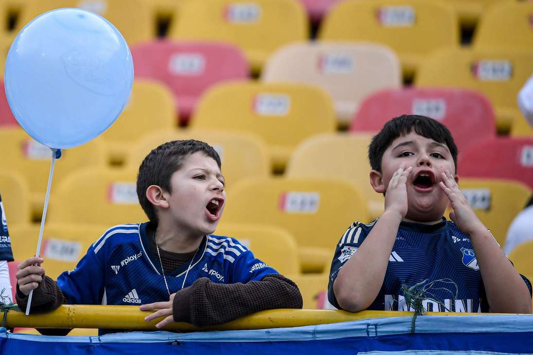 Los niños azules antes del partido.