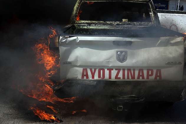 México: estudiantes de Ayotzinapa atacan con explosivos a la Fiscalía de Guerrero 