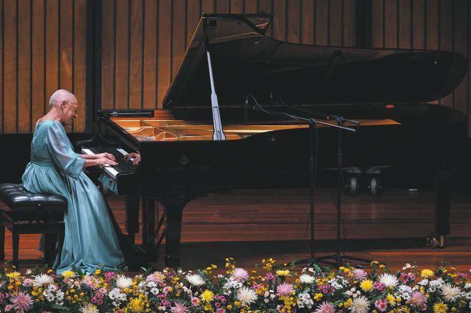 Teresita Gómez descubrió y empezó a tocar piano en el Palacio de Bellas Artes de Medellín.  / Marcela Gómez 