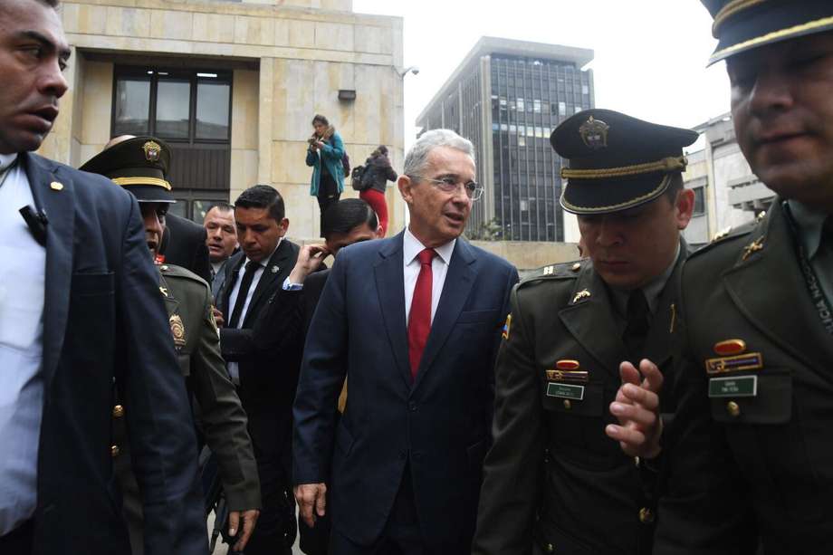 Álvaro Uribe Vélez llegando a la Corte Suprema para su indagatoria, el 8 de octubre de 2019. / Gustavo Torrijos - El Espectador