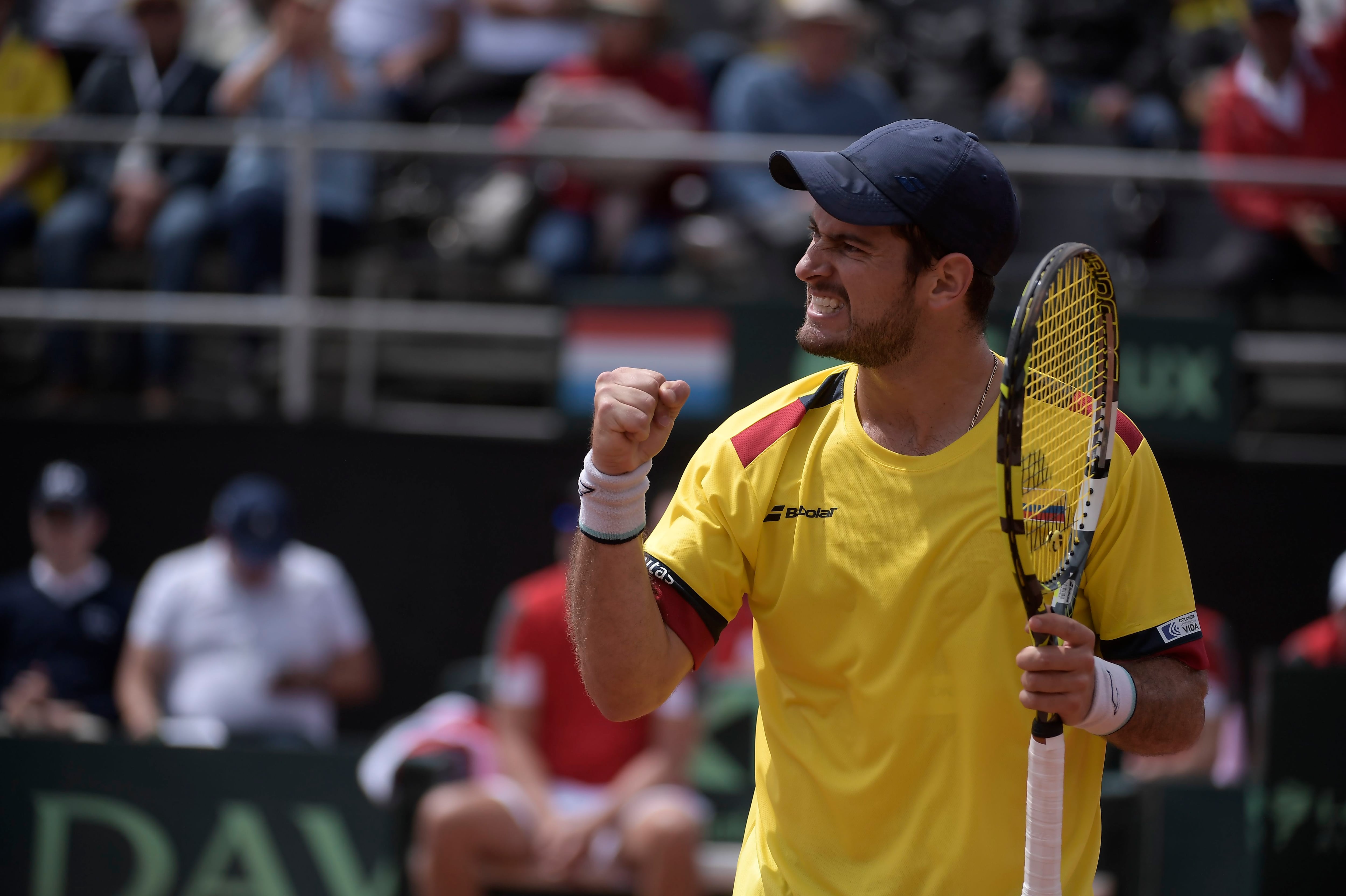 Tenista Colombiano en el partido ante Chris Rodesch de Luxemburgo, por el primer punto del Grupo I Mundial de la Copa Davis, realizado en el Club Bellavista Colsubsidio, Bogotá.