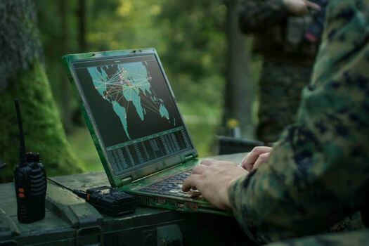 Según el Ministerio, tras el escándalo de "chuzadas" el  Ejército fortaleció la herramienta SICEI (Sistema de Control Estratégico Institucional). / Archivo