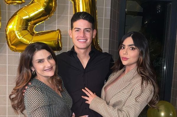 James Rodríguez con su madre y hermana. Instagram