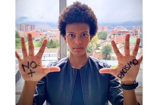 Desde sus redes sociales, Lena Acosta Romero es bastante activa con mensajes en contra del racismo. / Tomada de @lenacos