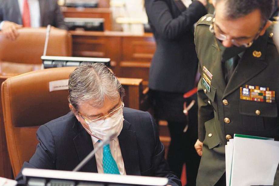 Carlos Holmes Trujillo enfrentó una moción de censura en la Cámara de Representantes, y un debate de control político en el Senado. /EFE