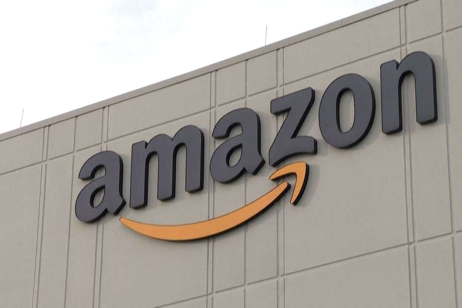 Amazon mantiene sus algoritmos y las reseñas de los clientes dirigen a los compradores a los mejores productos ofrecidos a los mejores precios. El esquema de soborno mostró cómo los empleados de la empresa pueden ganar dinero manipulando el sistema.