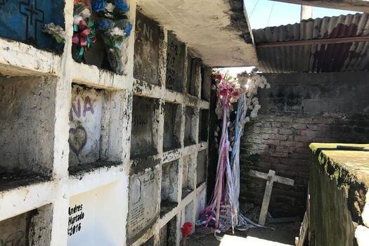 El cementerio de Tumaco está en pésimas condiciones y eso impide la identificación plena de los cuerpos y restos que reposan aquí. / Fotos:  Carolina Tejada - Colectivo Orlando Fals Borda