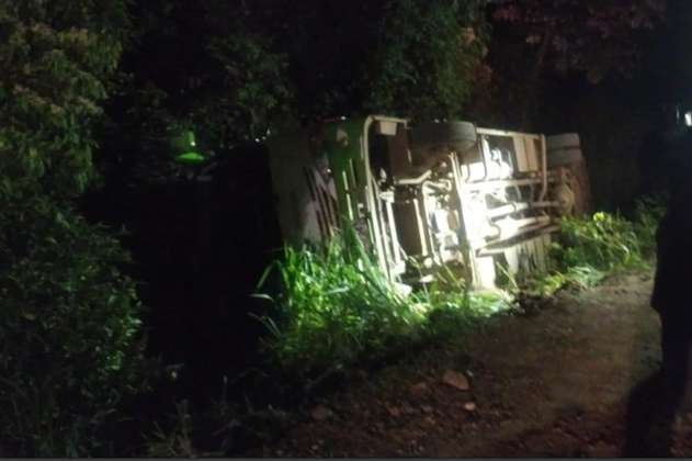 Se volcó bus en Ibagué (Tolima): al menos 27 personas quedaron heridas