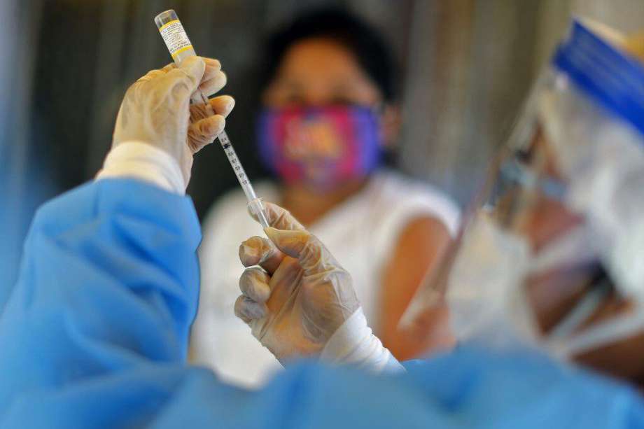 Sobre el proceso de vacunación de 35 millones de colombianos, el presidente Iván Duque ha dicho que no se puede hacer politiquería o “sembrar dudas en la ciudadanía”