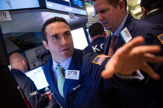 Wall Street termina en baja ante perspectivas mediocres en EE.UU.