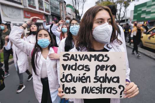 La comunidad científica insta al gobierno colombiano a que implemente canales de diálogo con la población y sus representantes. 
