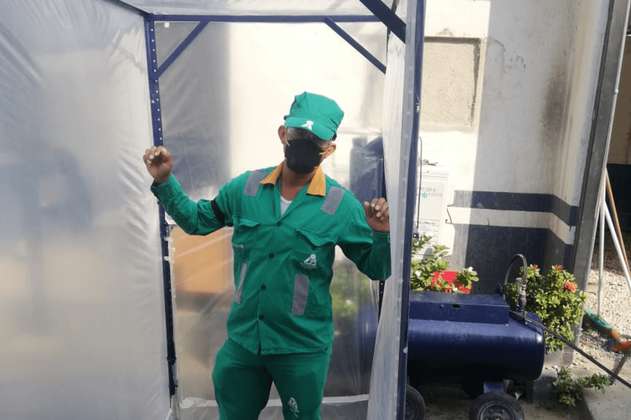 Cabinas de desinfección protegen a más de 8.000 trabajadores de recolección de basuras