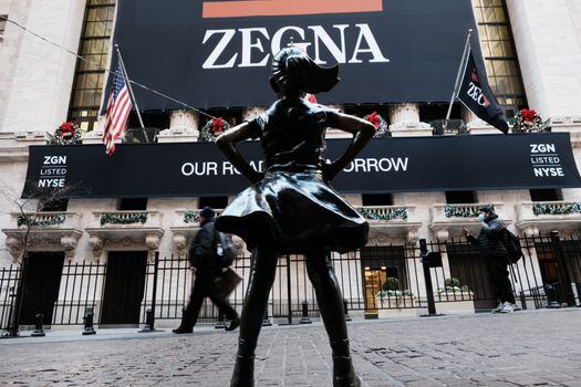 La capitalización en bolsa de la nueva entidad, que seguirá controlada por la familia Zegna con una parte de casi el 66%, fue valorada por el grupo a 2.400 millones de dólares.