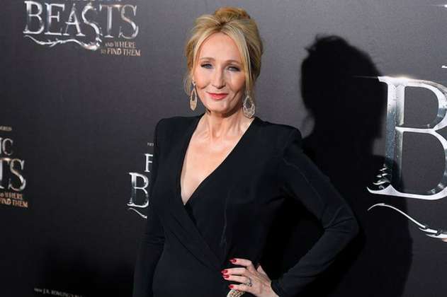 JK Rowling, criticada por sus comentarios sobre la entrenadora transgénero del Sutton