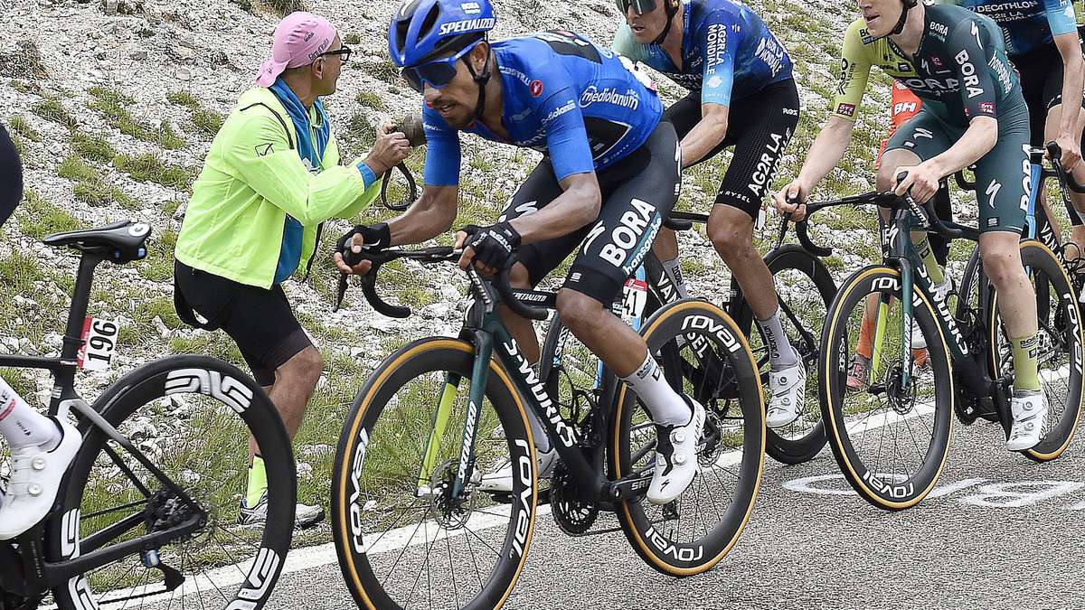 Ecco come si presenta la classifica generale del Giro d’Italia 2024 di OGGI: buone notizie per Daniel Felipe Martínez