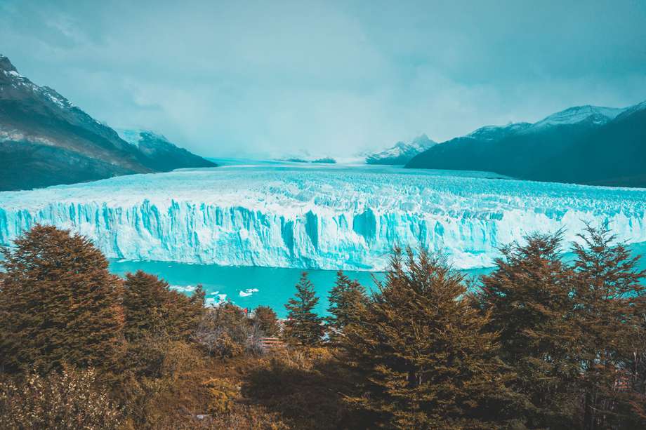 El Perito Moreno es uno de los tantos glaciares que forman el Parque Nacional Los Glaciares.