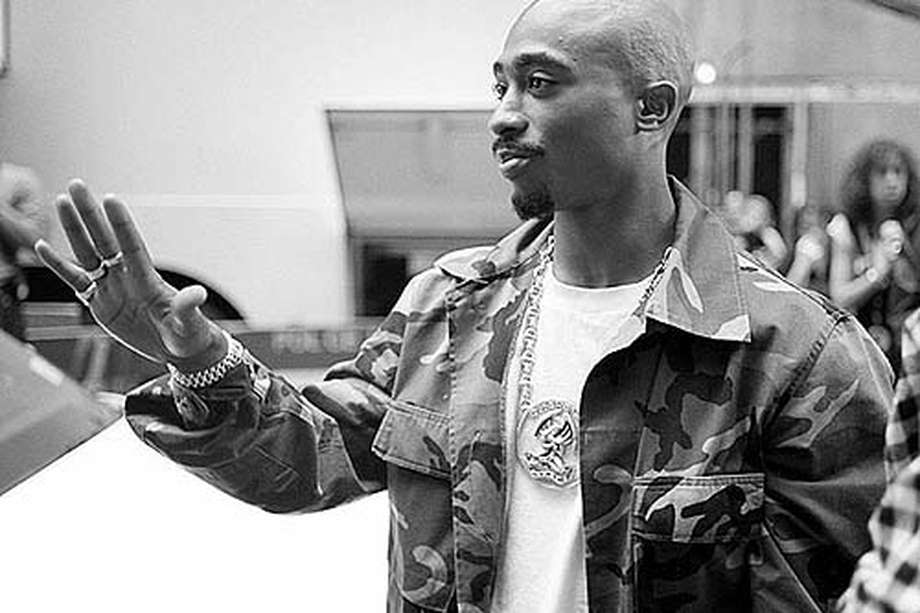 La estrella de rap Tupac Shakur llega al New York's Radio City Music Hall para los premios MTV Video Music Awards, en septiembre 4 de 1996. Nueve días después murió a causa de sus heridas de balas después de un tiroteo que se registró en Las Vegas, Nevada.(AP Photo/Todd Plitt)