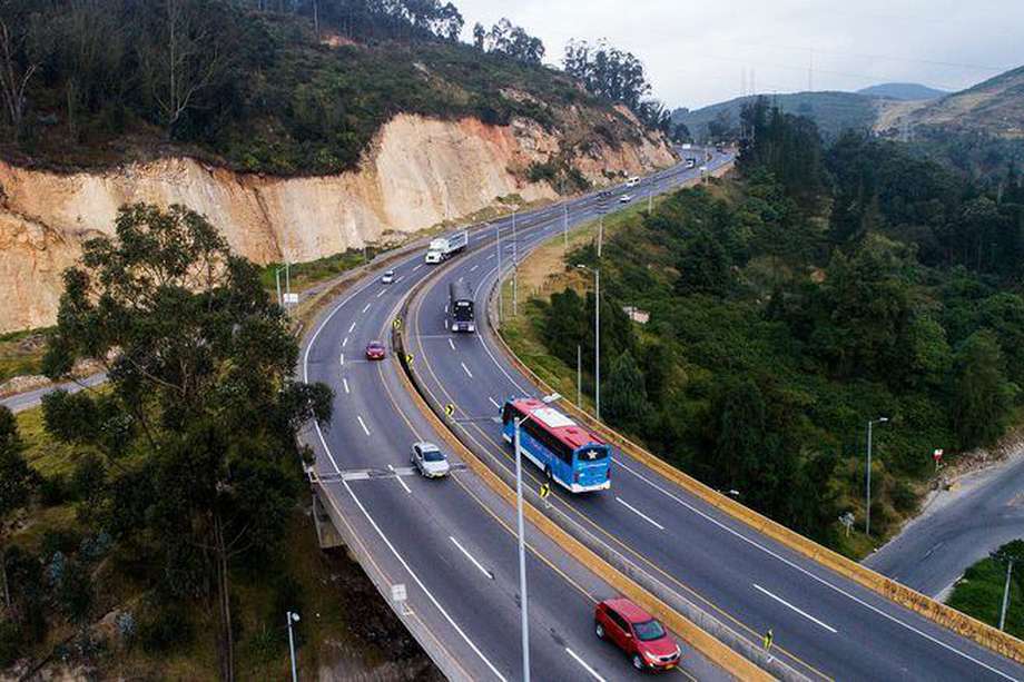 Obras del tercer carril afectarán la movilidad en la doble calzada Girardot-Bogotá.