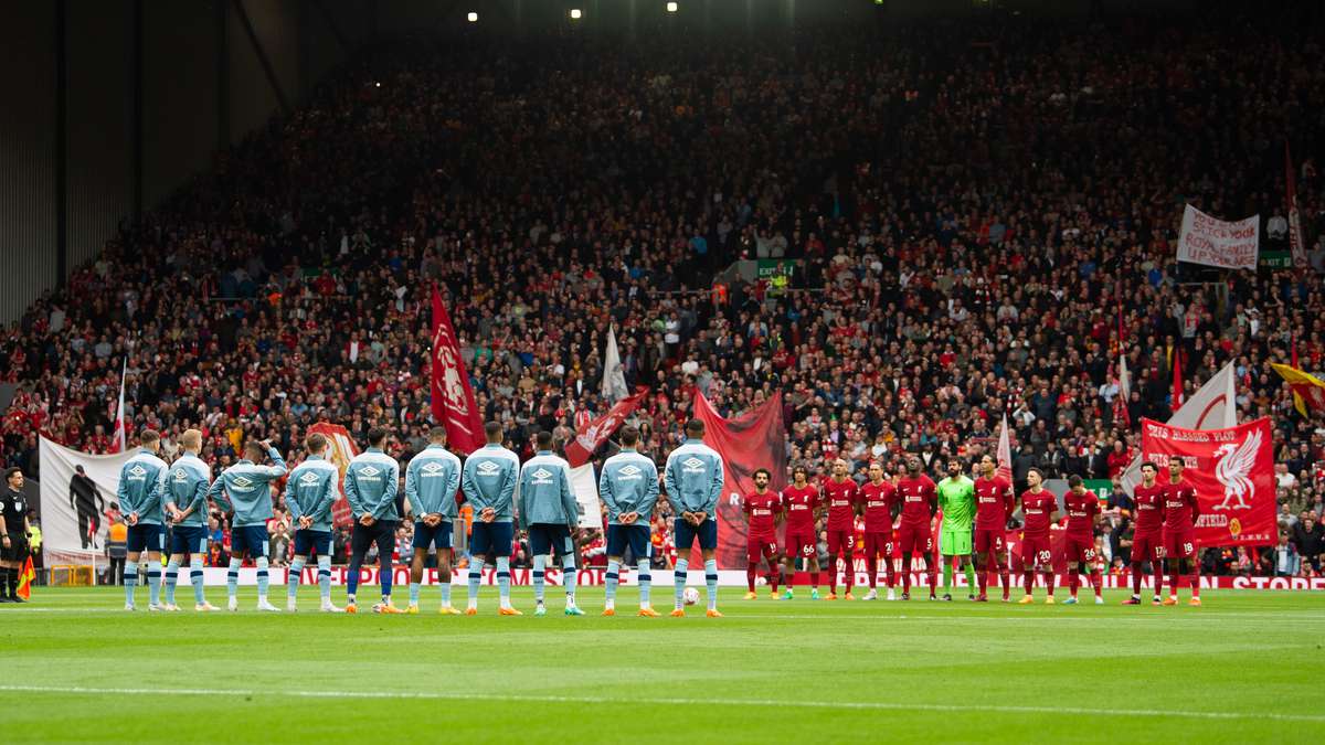 (Video) “God Save the King,” the national anthem was sung at the Liverpool game