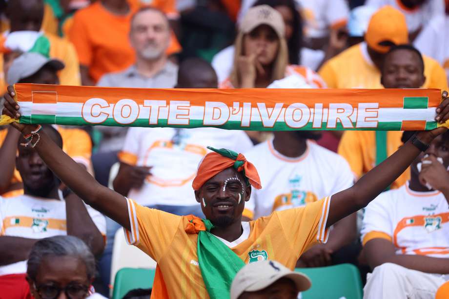 Las selecciones nacionales de fútbol de Costa de Marfil y Nigeria compitieron en la final del evento deportivo más importante de África, frente a decenas de miles de aficionados que cantaban y vitoreaban en un estadio financiado y construido por China.