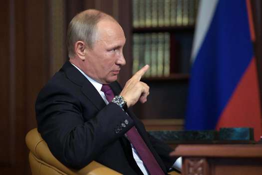 El presidente de Rusia, Vladimir Putin, le ha otorgado millonarios créditos a Maduro. / AP
